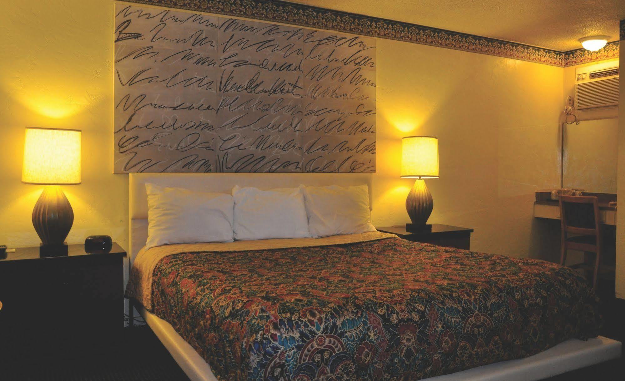Travelers Inn מנטקה מראה חיצוני תמונה